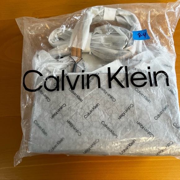 New Calvin Klein Everlee Mini Tote Purse Bag - Picture 4 of 5